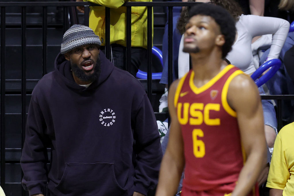 Jadi Rekan Setim di Lakers, LeBron Tidak Mau Dipanggil Ayah oleh Bronny