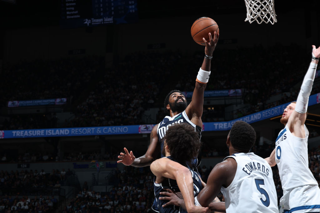 35 Poin Kyrie Irving Hentikan Momentum Apik Timberwolves!