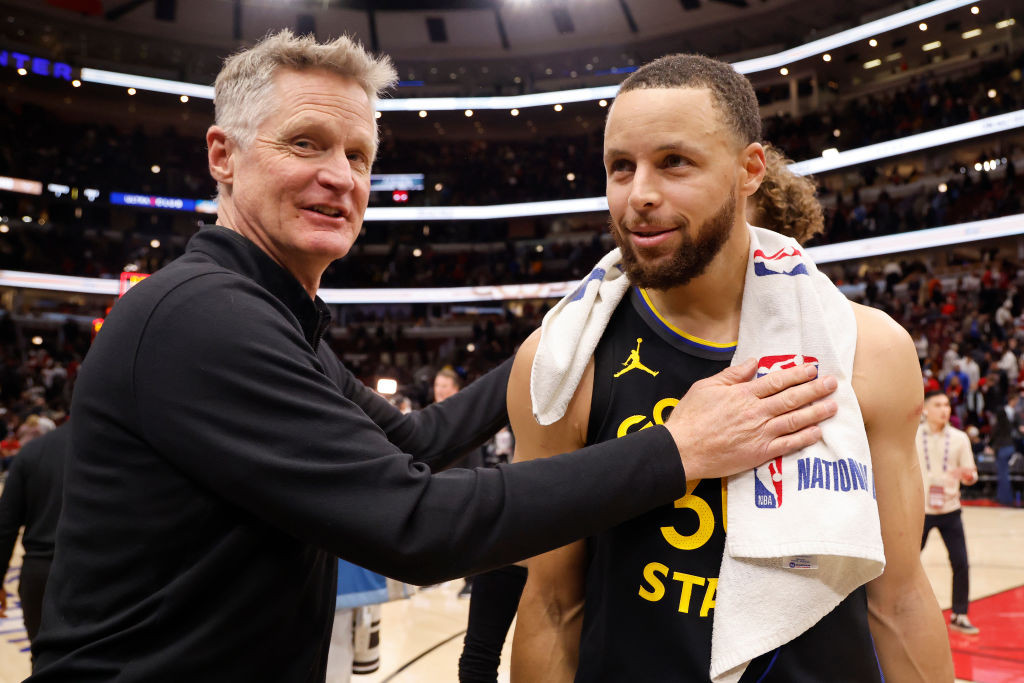 Steve Kerr Percaya Stephen Curry Bisa Membuat Ribuan Tripoin Lagi